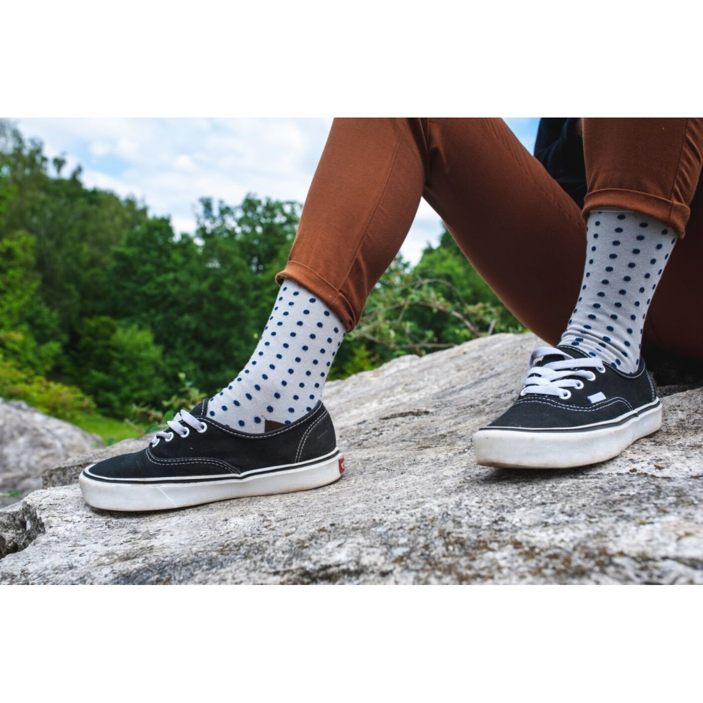 Kropki Szare z Granatem