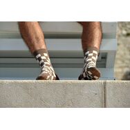 Skarpety w Beżowe Kwadraty