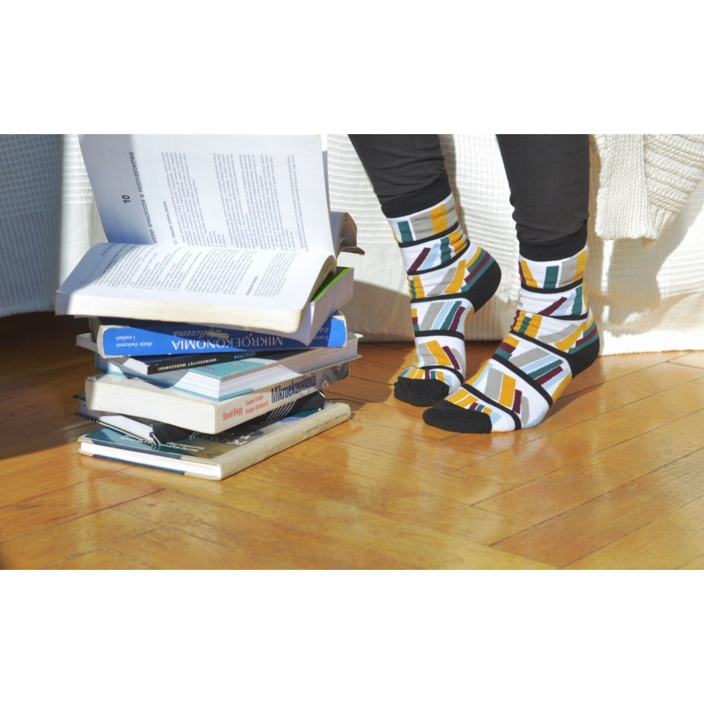 Skarpety w Książki na Półkach