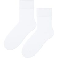 Białe, bezuciskowe skarpetki medyczne z frotte